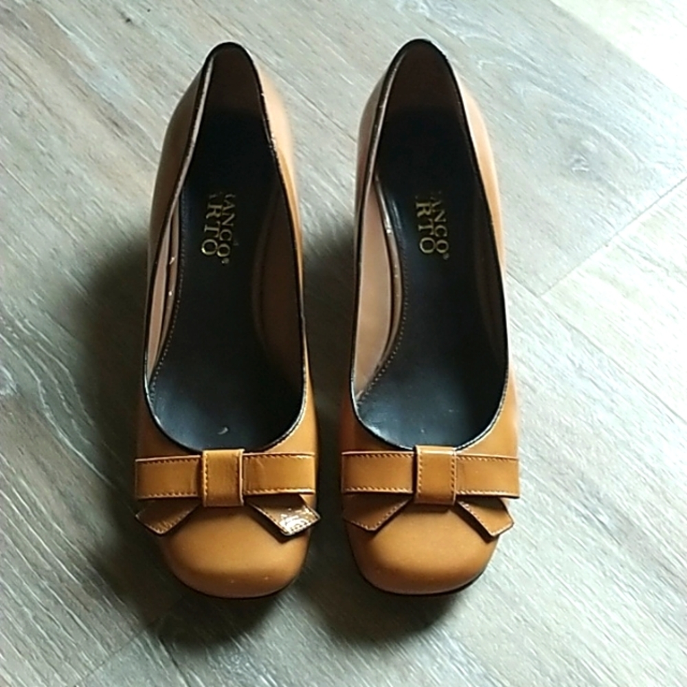 Franco Sarto Slip-on Bow Pump 2" Heel Tan Paten Leather Black Trim Shoes - 6M